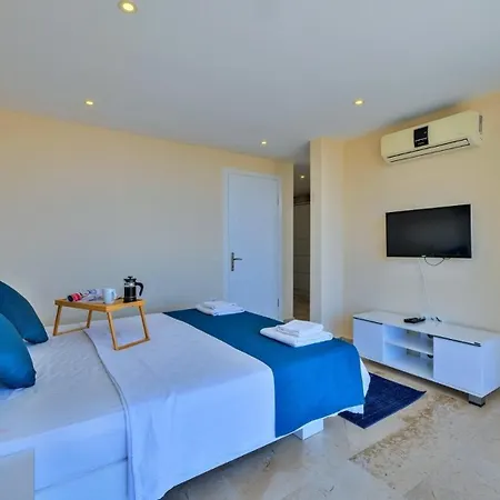 4 Bedroom 6630 カルカン
